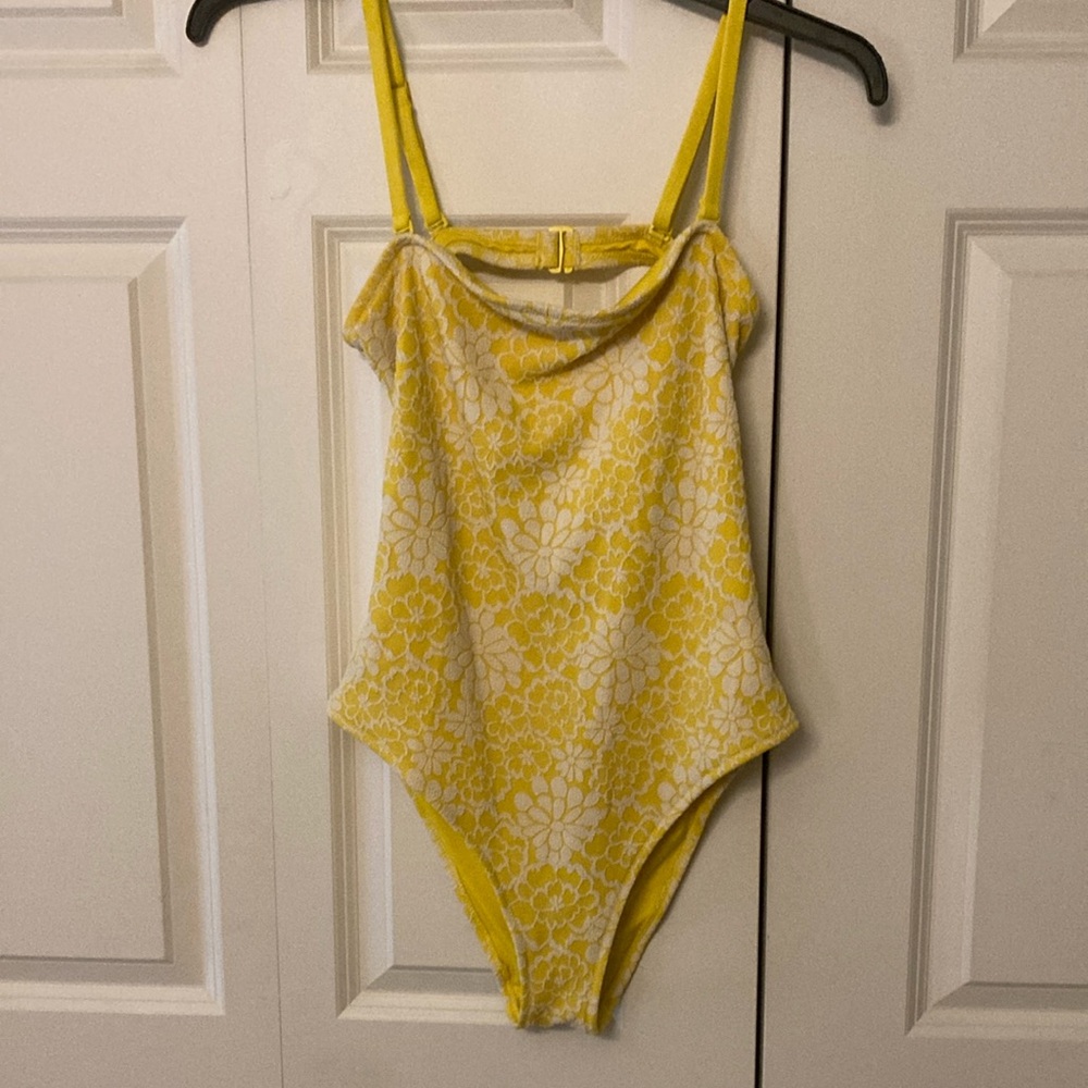 Aerie women’s one piece swim suit yellow w/ white floral design high cut - Picture 1 of 7